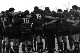 Crampons de rugby ou de foot : ce qui change vraiment selon votre poste